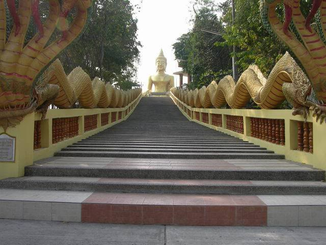Холм Пхра-Тамнак / Phra Tamnak Hill