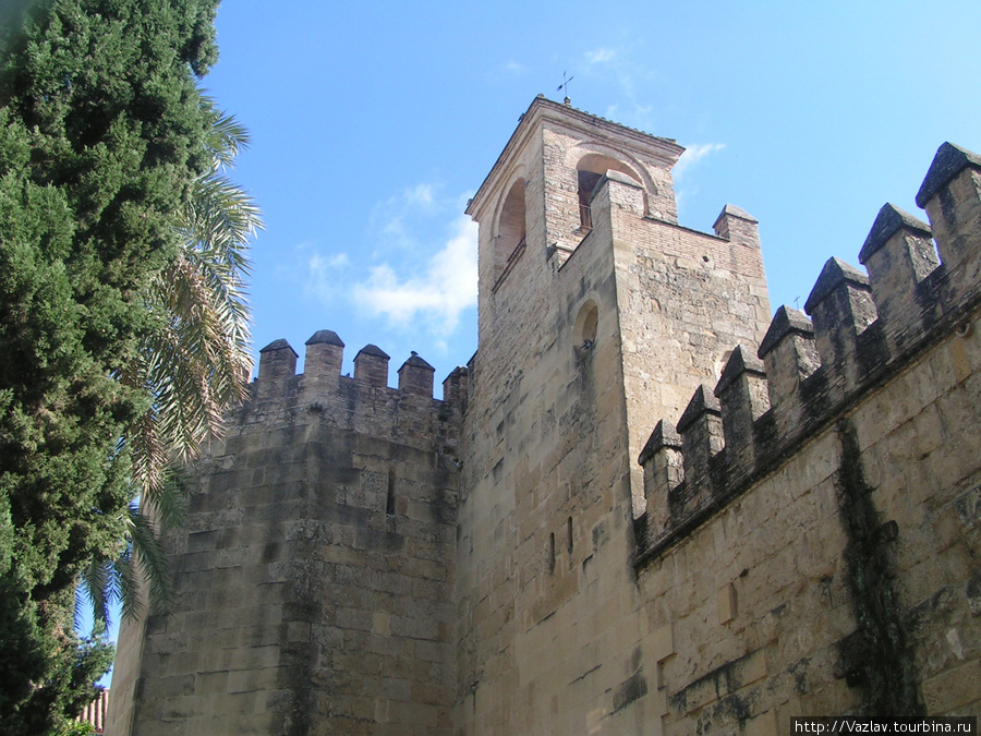 Одна из крепостных башен Кордова, Испания
