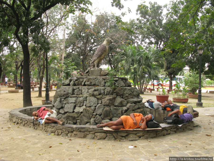 Все спят Манила, Филиппины