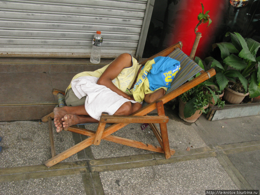 Крепко спит Манила, Филиппины