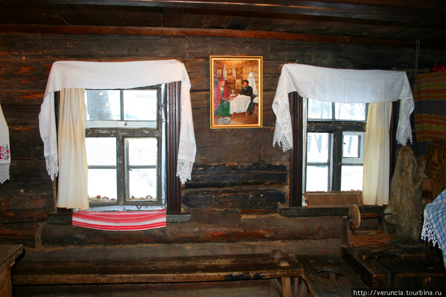 Комната с убранством 18 века. Кобрино, Россия