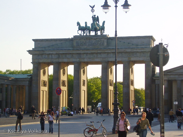 Бранденбургские ворота днем Берлин, Германия