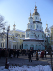 Территория Свято-Покровского мужского монастыря Покровский собор и Озерянская церковь