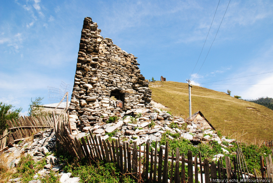 Башня Плиевых в селении Нижний Рук Урс-Туальское ущелье, Южная Осетия