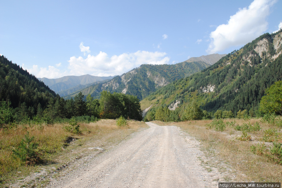 Дорога на Челиат Урс-Туальское ущелье, Южная Осетия