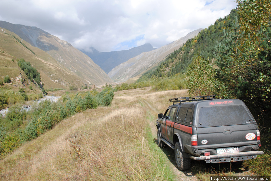 Дорога на Челиат Урс-Туальское ущелье, Южная Осетия