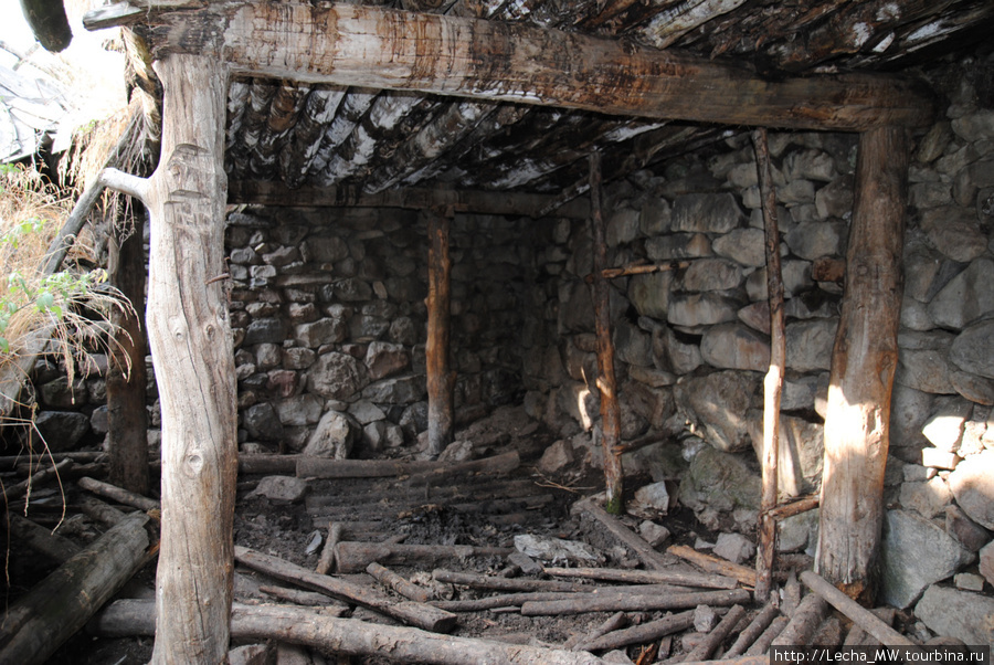 Хозяйственные постройки в Ходз Урс-Туальское ущелье, Южная Осетия