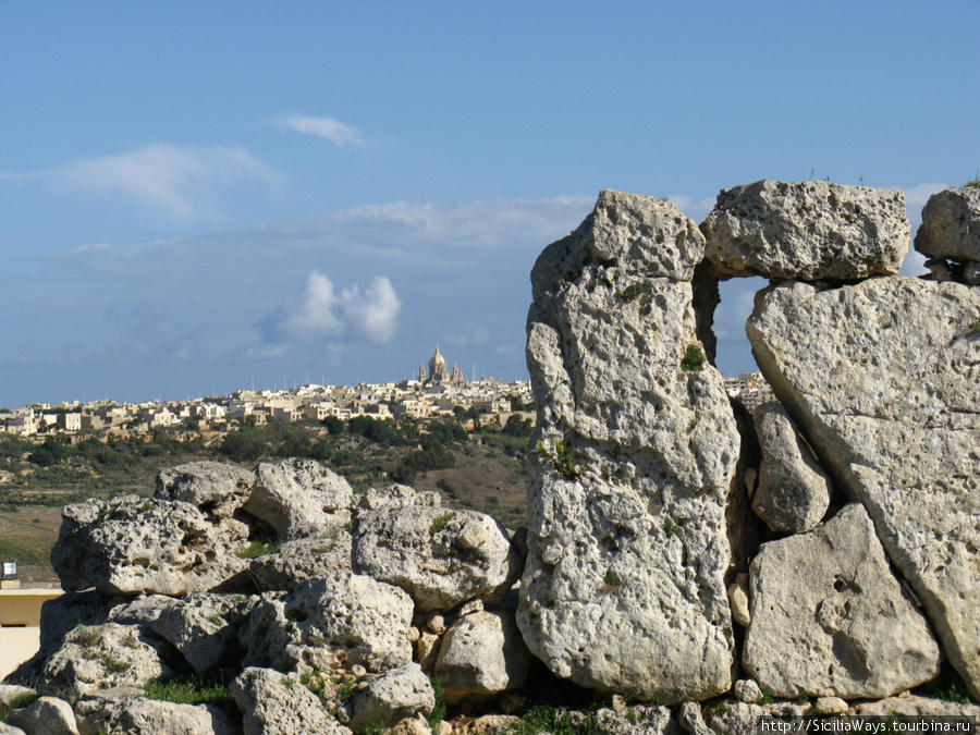 Величины времени. 

Самый первый в мире мегалитический храм Джгантия на о-ве Гозо, 3500 — 2500 г.до н.э. Остров Мальта, Мальта