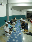 Совместный ужин в мечети