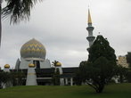 Главная мечеть штата Сабах (в ней я жил в 2008 г)