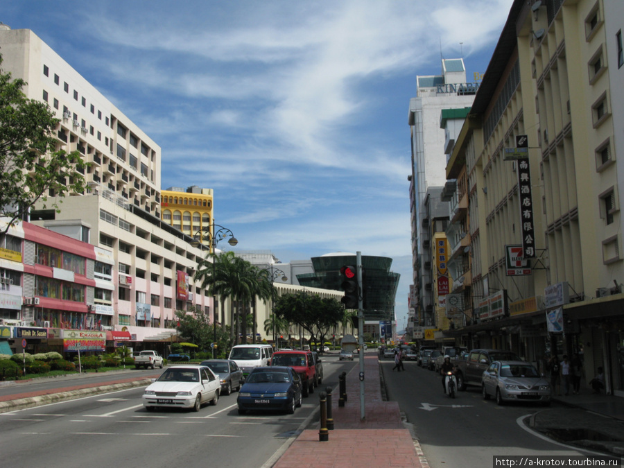Городская улица Кота-Кинабалу, Малайзия