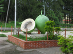 Памятник кокосовому ореху