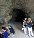 Внутри верхней пещеры.Дальше тоннель уходит вглубь на 54 метра