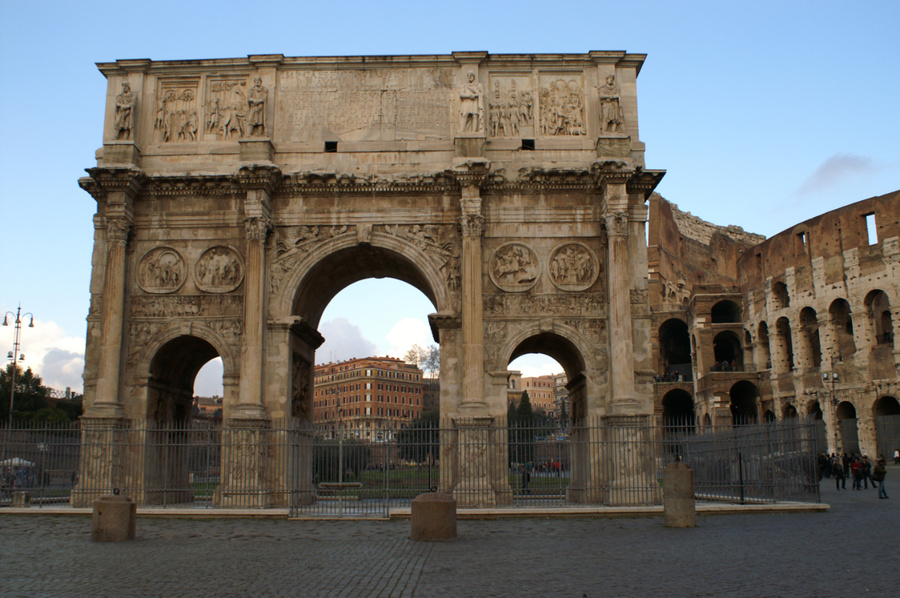 Современность в окне прошлого Рим, Италия