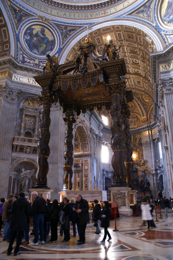 Собор Святого Петра. Балдахин Бернини Рим, Италия