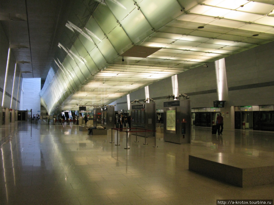 Станция метро Чанги аэропорт Сингапур (город-государство)