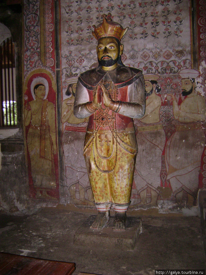 Это ланкийский король, основатель храма Бентота, Шри-Ланка