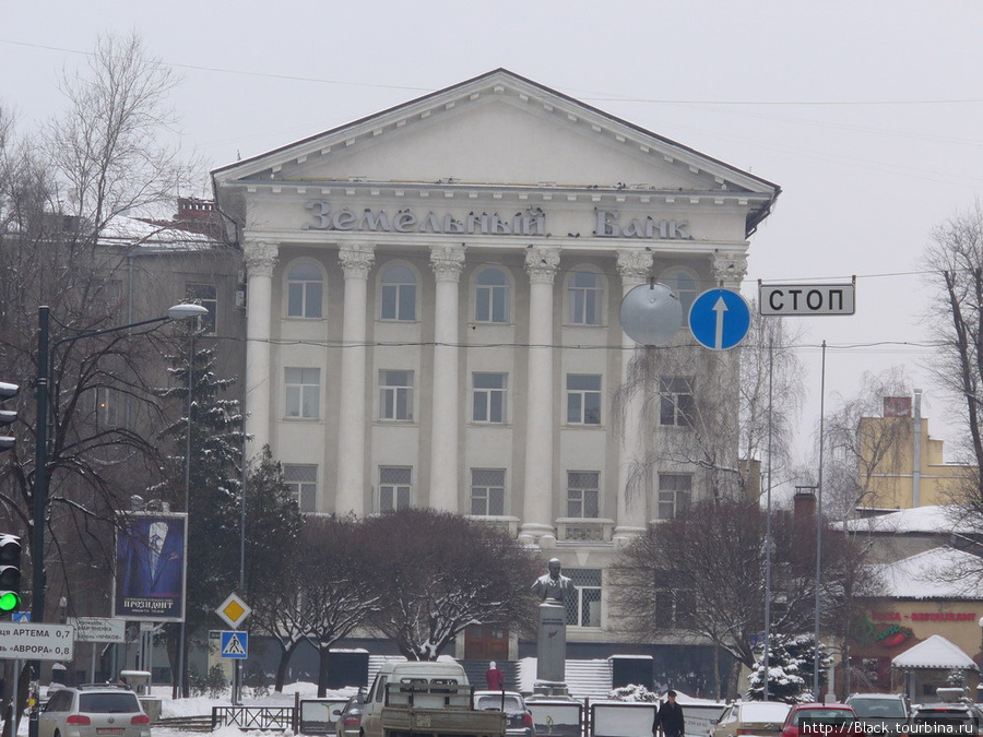 Здание земельного банка на площади Поэзии Харьков, Украина