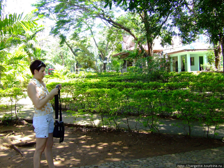 В парке Кортель Плаза Пуэрто-Принсеса, остров Палаван, Филиппины