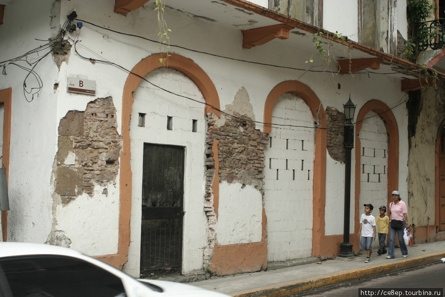 Пять лет назад весь старый город был выдержан примерно в таком стиле Панама-Сити, Панама