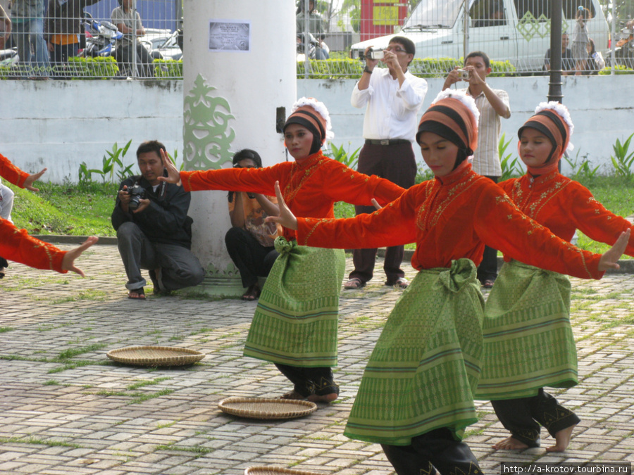 танцоры Банда-Ачех, Индонезия
