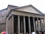 Одним из примечательнейших сооружений Рима считается Пантеон — храм, возведенный в 27 году до н. э.  или Храма всех богов.