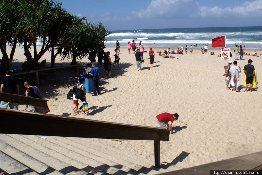 Лестница на пляж в Серферс-Парадайз Серферс-Парадайз, Австралия