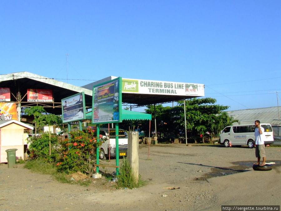 Автобусный терминал в Сан Хосэ Эль-Нидо, остров Палаван, Филиппины