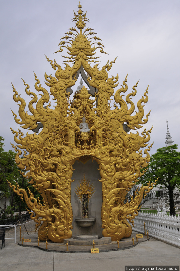 Белый храм Wat Rong Khun Чианграй, Таиланд