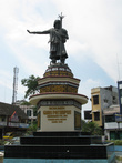 Статуя гуру