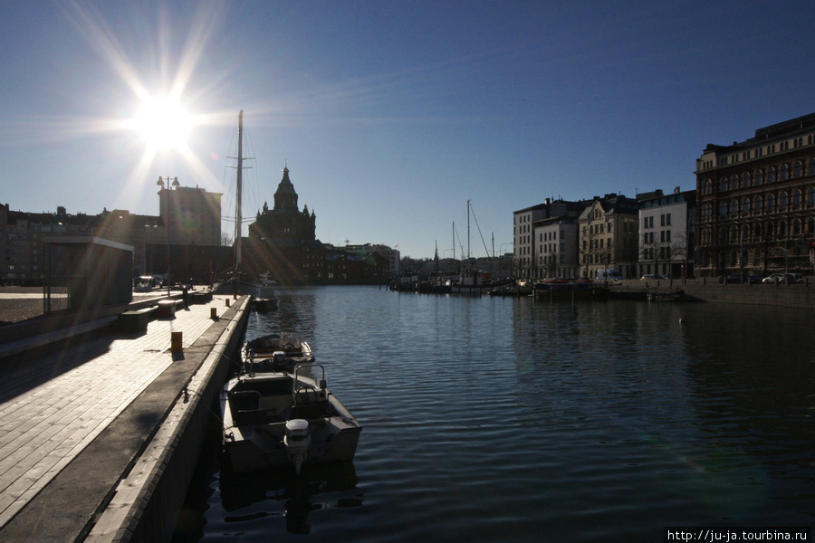 Корабли и солнце в Хельсинки Хельсинки, Финляндия