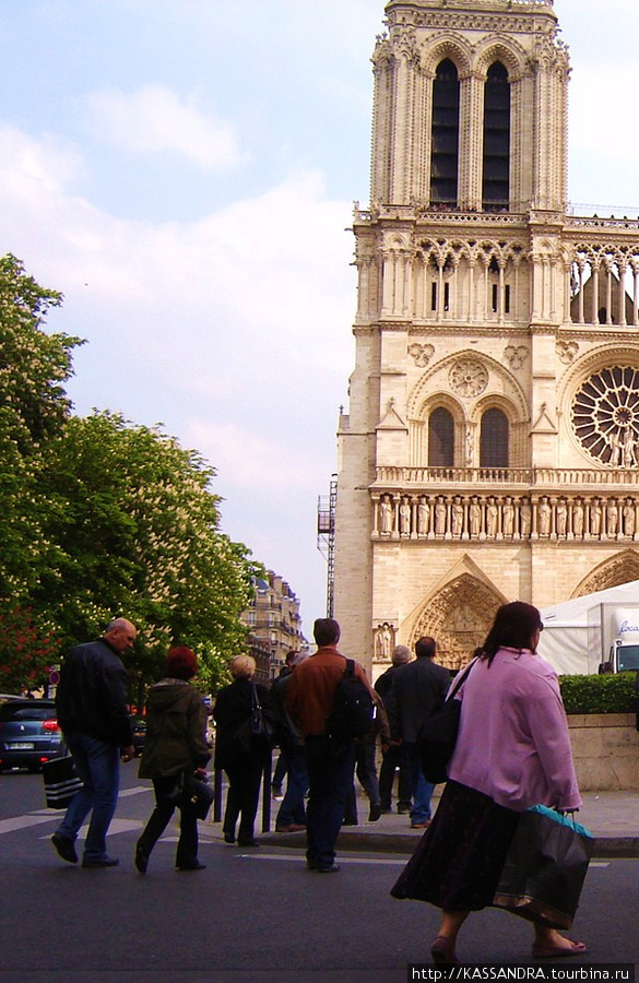 От площади du Parvis Notre-Dame Париж, Франция