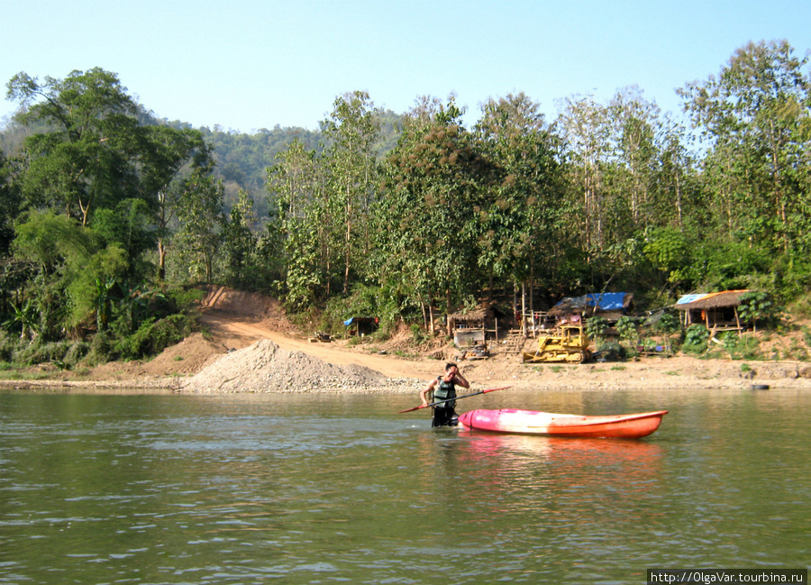 На плотах по реке Нам-Хан Провинция Луангпрабанг, Лаос