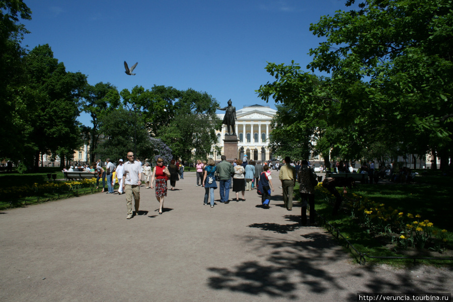 Площадь Искусств. Санкт-Петербург, Россия
