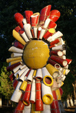 Абстрактная скульптура — Приветствие солнцу