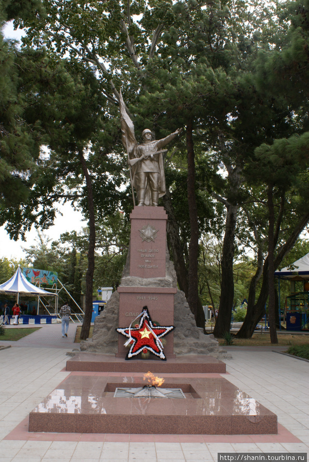 Памятник советским солдатам в Геленлджике Геленджик, Россия