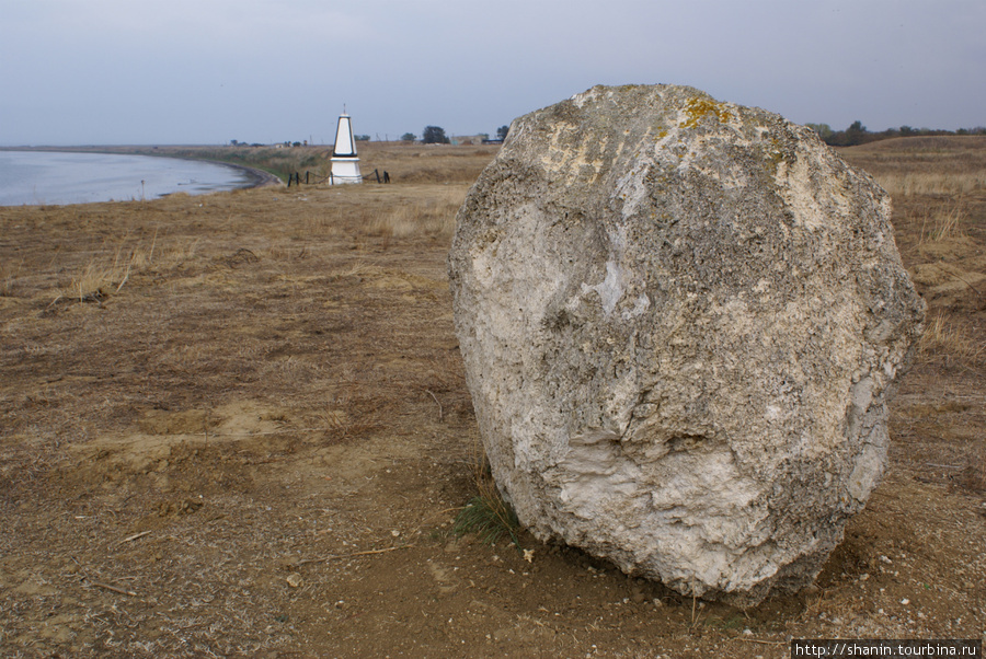 Камень на окраине Тамани Тамань, Россия