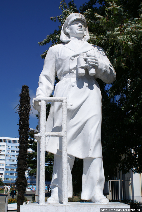 Памятник капитану в Туапсе Туапсе, Россия