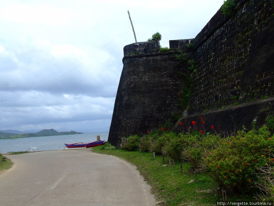 Стена крепости Пуэрто-Принсеса, остров Палаван, Филиппины