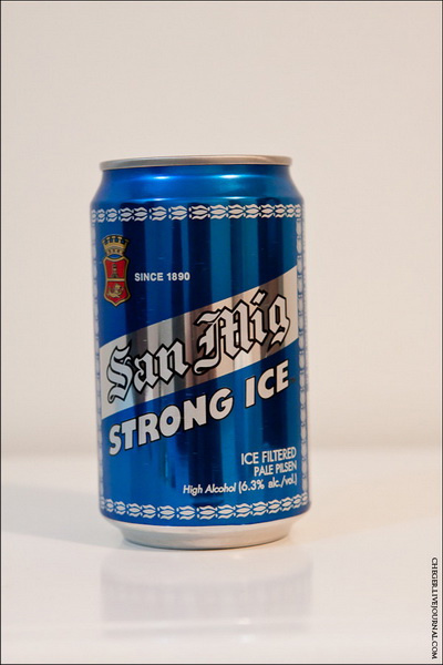 San Miguel Strong Ice
Тип: Pale Pilsner
Крепость: 6.5 %
Стоимость: 35 песо
Комментарий: довольно крепкое пиво. Водянистое. Не смотря на то,
что я уже не очень трезв, смело скажу, что пиво паршивое
Рейтинг: 4 Филиппины