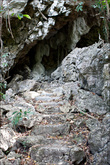 Пещера Байукбок — залезть туда довольно трудно