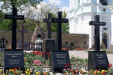 На монастырском кладбище Киево-Печерской лавры