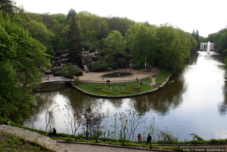 Искуственное озеро в Софийском парке в Умане Умань, Украина