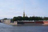Вид с реки Невы на Петропавловскую крепость