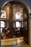 Внутри базилики Санта Нино в Себу