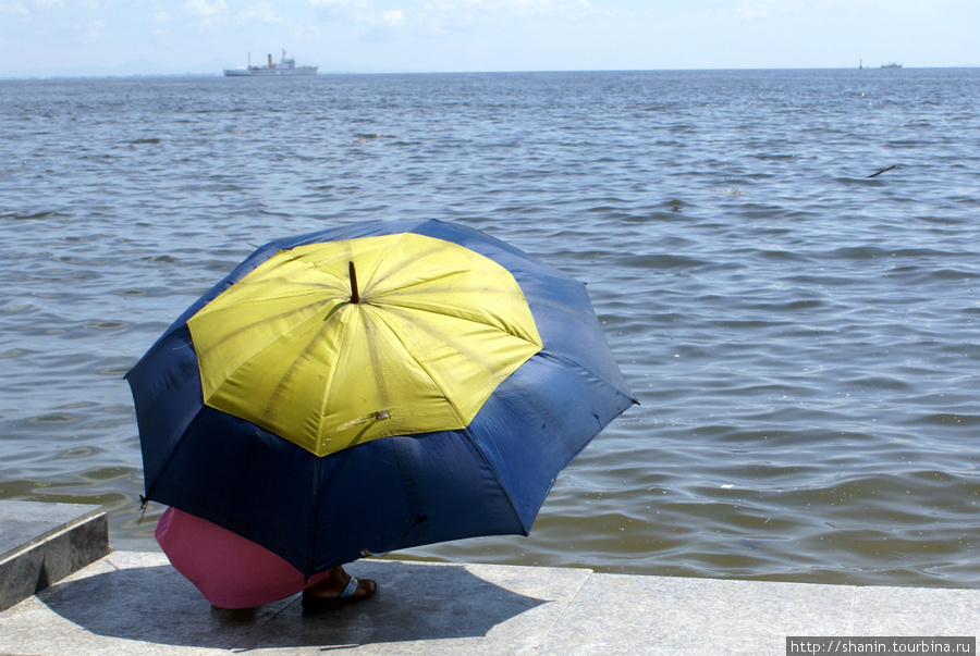 Под зонтиком Манила, Филиппины