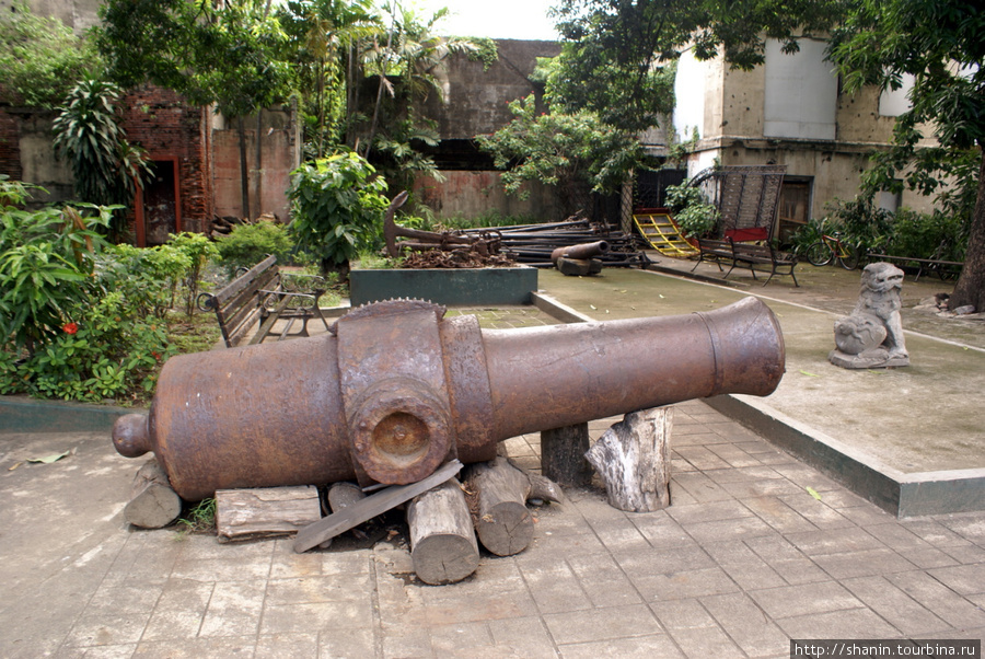Пушка в форту Сантьяго Манила, Филиппины