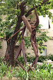Железная скульптура на территории форта Сантьяго