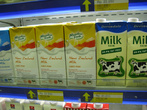 В супермаркете — НОВОЗЕЛАНДСКОЕ молоко по 22.000 рупий (70 рублей) за литр!