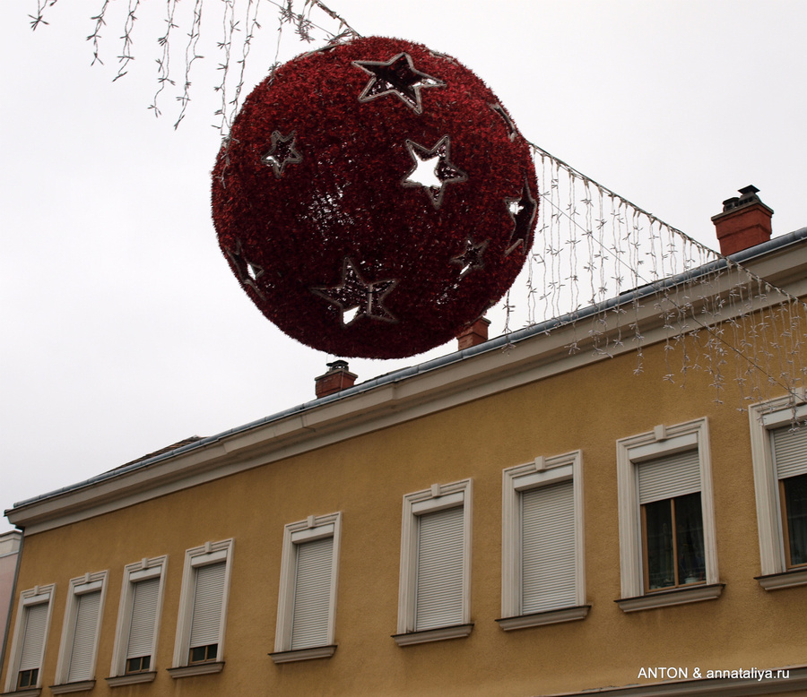 Рождественские украшения улиц Баден, Австрия